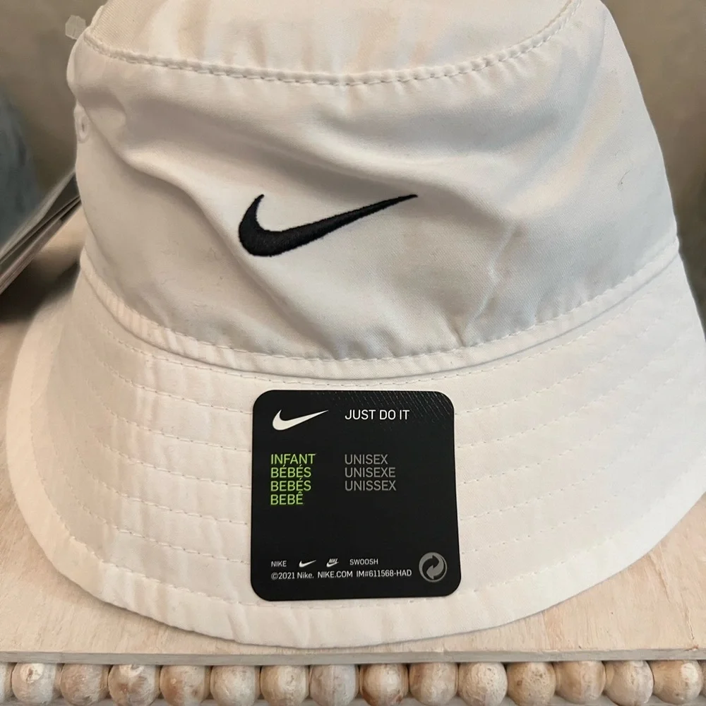 **SOLD On Mercari** Nike Toddler Bucket Hat: 12-24 Months - White - Picture 2 of 4